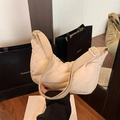 Bolso bandolera acolchado color crema con correa ancha de tela ajustable para mujer - Blanco Roto