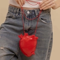 Borsa a tracolla rossa a forma di cuore con dettaglio freccia e finitura lucida a specchio - Rosso