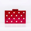 Elegante rote marmorierte Acryl-Abendtasche mit Perlenbesatz und Schnappverschluss - Ziegelrot