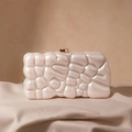 Chic 3D texture shell-shaped acrylic clutch bag with pearl finish and gold buckle - Shell Color