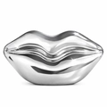 Silberne Abendtasche in Lippenform mit glänzender Metalloberfläche und modischer Kette - Silber
