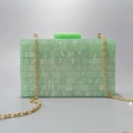 Pochette en acrylique marbré vert clair avec chaîne dorée pour soirées élégantes - Vert clair