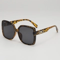 Retro Oversize-Sonnenbrille mit quadratischem Rahmen in Leopard-Optik und Silberakzenten - Schildpatt-Rahmen Graue Gläser