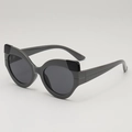 Occhiali da sole cat-eye chic con accenti a contrasto e montatura grigio antracite di lato - Montatura Grigia Lenti Grigie