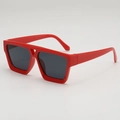 Retro-Sonnenbrille mit kleinem rotem Kunststoffrahmen und dunklen Gläsern für Damen - Roter Rahmen Graue Gläser