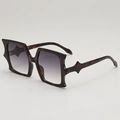 Stylish oversized tortoiseshell butterfly sunglasses with gradient lenses and star-shaped frames - One Size / Black Frame Double Gray Lens