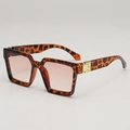 Fashionable square tortoise shell sunglasses with pink gradient lenses and metal hinges - Tortoiseshell Frame Blush Lens