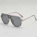 Lunettes de soleil aviateur oversize chic avec monture gris transparent et verres gris - Monture grise translucide Verres gris
