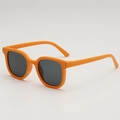 Helle orangefarbene quadratische Sonnenbrille für Kinder mit matter Textur und Gläsern - Oranger Rahmen Graue Gläser