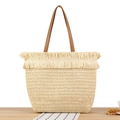 Stroh-Stoffbeutel in Beige mit Fransen-Details und braunen Ledergriffen - Beige