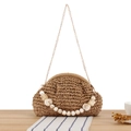 Borsa a mano intrecciata kaki scuro con perline in resina marmorea e catena dorata - Cammello