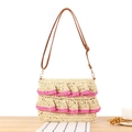 Handgewebte Stroh-Schultertasche mit rosa Wellenbesatz und braunem Lederriemen - Rosa mit Borte