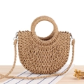 Handgefertigte, halbmondförmige Stroh-Handtasche in Beige mit Rundgriff und Schultergurt - Camel