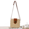 Borsa a tracolla quadrata minimalista in paglia beige con patta in pelle marrone - Beige