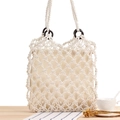 Beige handgewebte Baumwolltasche mit schwarzen Ringen im minimalistischen Boho-Stil - Weiß