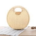 Handgefertigte beige runde Stroh-Handtasche mit Lederverschluss und Griff oben - Beige