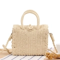 Handgefertigte beige gewebte Umhängetasche mit rundem Griff und Stroh-Textur - Beige