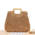 Handgefertigte Strohtasche in Naturbraun mit quadratischen Holzgriffen für den Sommer - Camel