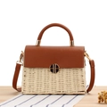 Handtasche aus gewebtem Papierseil mit dunkelbrauner Lederklappe und Goldschnalle - Beige
