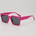 Stylische pinkfarbene Sonnenbrille mit dickem Rahmen und dunklen quadratischen Gläsern - Rosarot Rahmen Graue Gläser