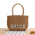Borsa tote in paglia intrecciata naturale con scritta BRIDE in perle decorative - Cammello + Bordo in Pizzo