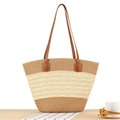 Große Strohtasche mit braun-beigen Streifen und braunen Kunstledergriffen für Sommer - Weißes Muster
