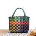 Borsa a cestino in nylon intrecciato colorato con motivo a quadretti arcobaleno - Blu Marrone Multicolore