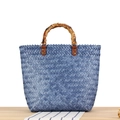 Blaue gewebte Strohtasche mit natürlichen Bambusgriffen und Lederdetails im Vintage-Stil - Blau (Großer Bambusgriff)