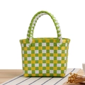 Mini geflochtene Korbtasche aus Nylon mit grün-gelb-weißem Karomuster-Design - Hellgrün-Weiß-Patchwork