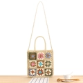 Bohemian Häkel-Tragetasche mit floralem Patchwork-Muster und langem Schulterriemen - Beige
