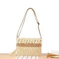 Borsa a tracolla in paglia intrecciata a mano con strisce colorate e nappe per la spiaggia - Beige