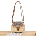 Bolso bandolera de paja tejida con decoración de cuentas de colores y correa de cuero - Beige