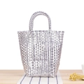 Sac fourre-tout chic en plastique tressé argenté avec double poignée pour la plage - Grand / Argent