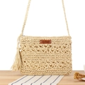 Borsa a tracolla intrecciata a mano in corda di carta beige con frange e toppa in pelle - Beige