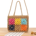 Borsa tote in paglia intrecciata con fiori all'uncinetto colorati e tracolla lunga - Cammello
