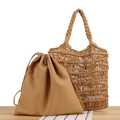 Bolso tote de malla tejida a mano en color caqui con bolsa interior y asas trenzadas - Camel (Con Forro Camel)