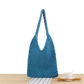 Schicke blaue Häkeltasche mit hohlem Rautenmuster für den Sommerstrandurlaub - Blau
