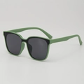 Gafas de sol infantiles verde mate con protección UV y lentes grises para niños y niñas - Montura Verde