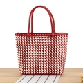 Borsa shopping intrecciata a quadri rossi e bianchi in PVC con robusti doppi manici - Rosso