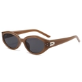 Retro Cat-Eye-Sonnenbrille mit kaffeebraunem Rahmen, dunkelgrauen Gläsern und UV400-Schutz - Gelee-Tee-Rahmen Graue Gläser