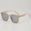 Lunettes de soleil oversize beiges pour visages ronds avec verres gris et UV400 - Taille unique / Monture Thé Verres Gris