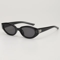 Chique zwarte cat-eye zonnebril met UV400 bescherming en zilveren details - UV-bescherming / Zwart Frame Grijze Lenzen