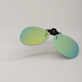 Polarized clip-on sunglasses with green-yellow gradient lenses and a plastic storage case - Gold Mirror (Round Style)