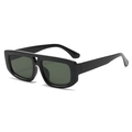 Gafas de sol cuadradas negras retro con lentes verde oscuro en vista lateral de 45 grados - Marco Negro Lente G15 (C3)