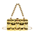Elegante borsa da sera dorata con trama ondulata, manico di perle e catena - Oro