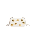 Weiße rechteckige Hartschalen-Clutch mit goldener Kette und Metalldekorationen - Weiß