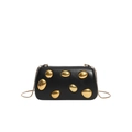 Details der schwarzen matten PU-Clutch mit goldenen Steinen und Schlangenkette - Schwarz