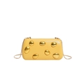 Detail der gelben PU-Clutch mit polierten goldenen Metallelementen und goldener Kette - Gelb