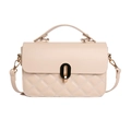 Dettaglio della borsa beige trapuntata con chiusura in metallo dorato e fibbia - Bianco