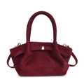 Vintage bordeauxrote Tragetasche aus mattem Wildleder mit goldener Hardware und Gurt - Burgunderrot